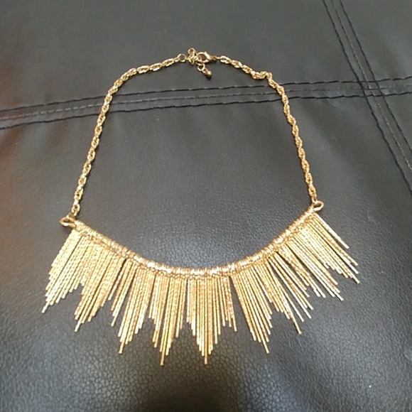 Ashley Stewart Jewelry - 3/$10⛔Dangle Necklace